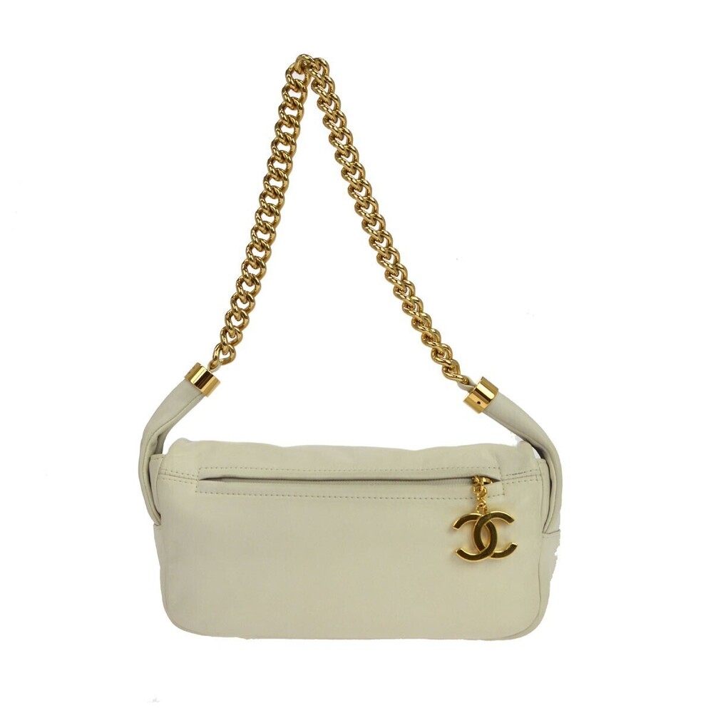 Chanel Rodeo Drive Lambskin Medium - Picture 2 of 11